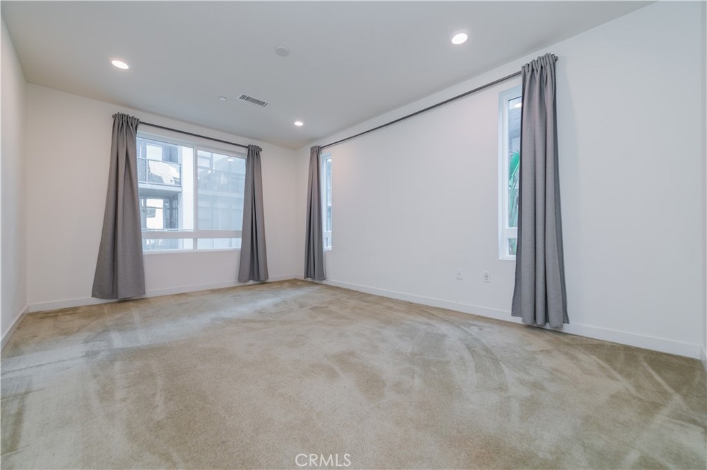 MLS #OC25176441 image #12