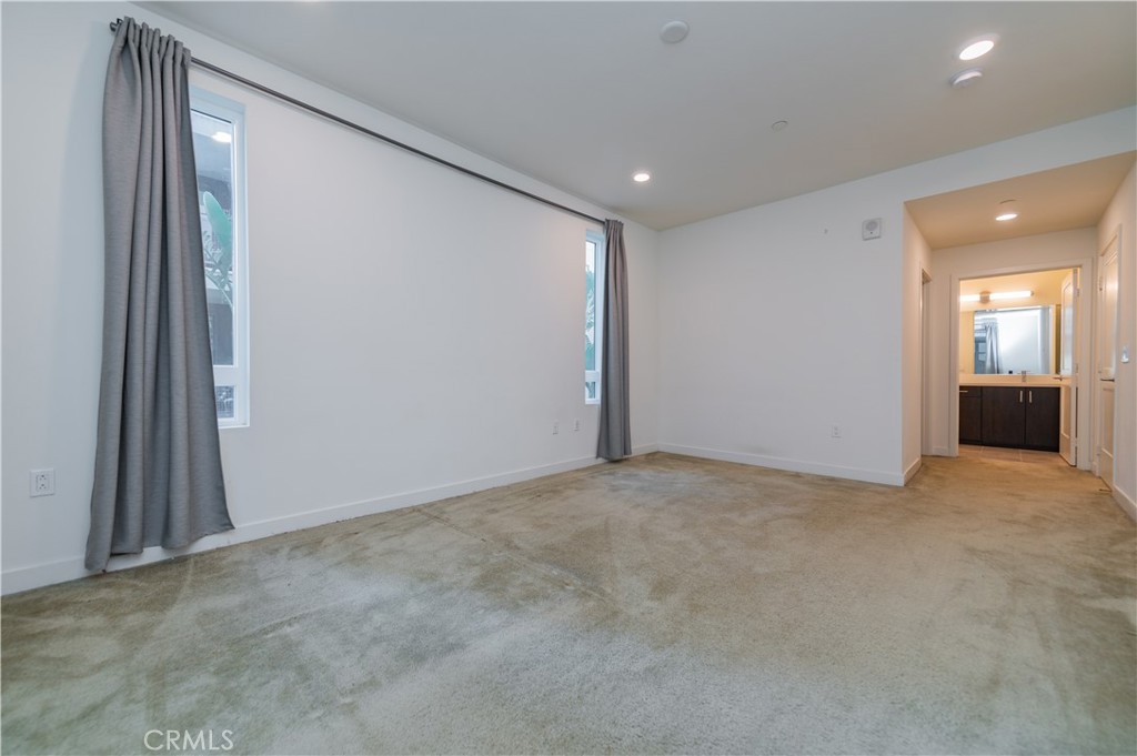 MLS #OC25176441 image #13