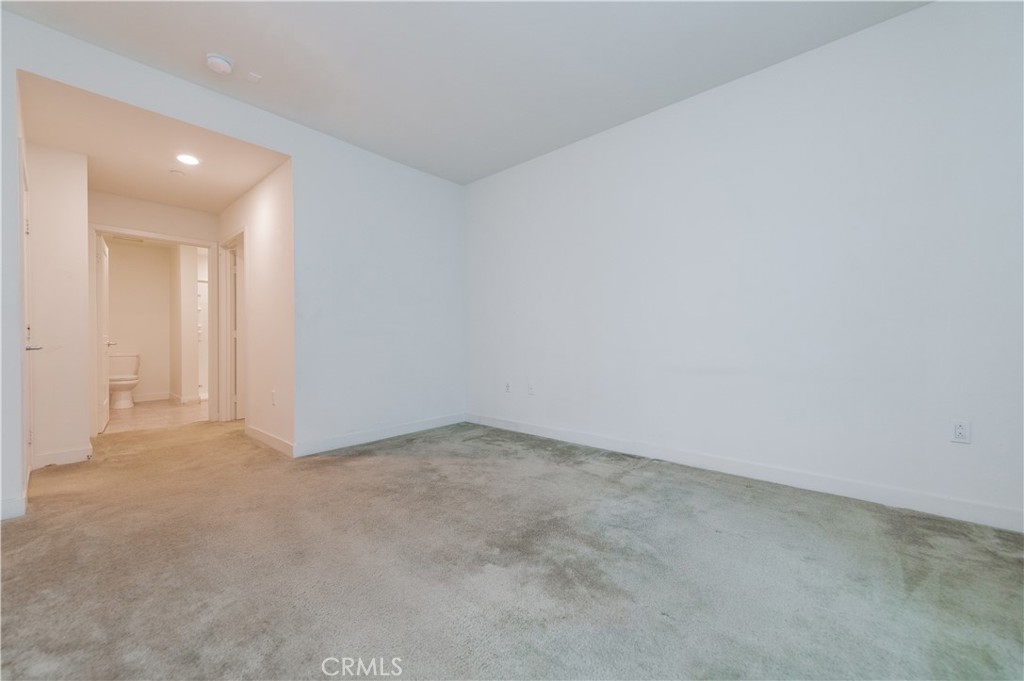 MLS #OC25176441 image #21