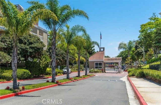 MLS #OC25176542 image #1