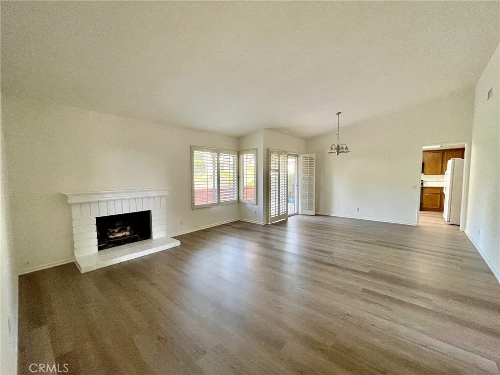 MLS #OC25176546 image #2