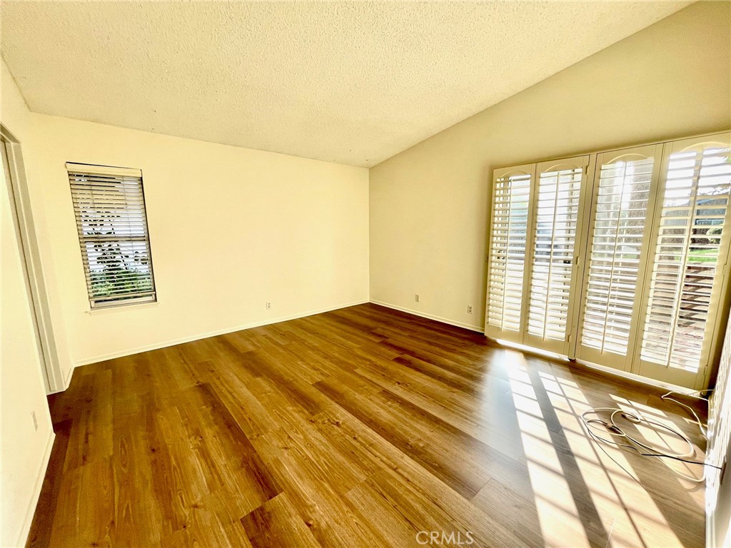 MLS #OC25176546 image #5