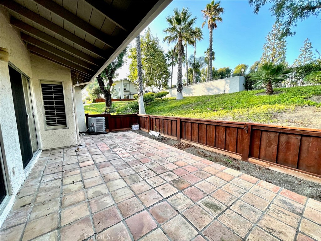 MLS #OC25176546 image #8