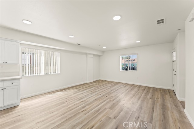 MLS #OC25176563 image #5