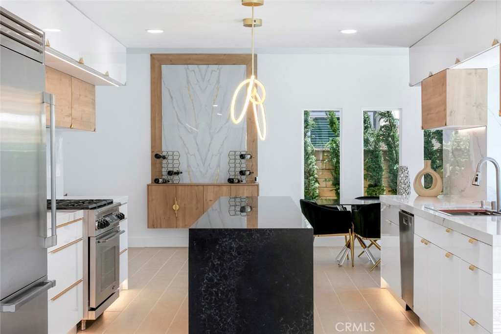 MLS #OC25176637 image #13