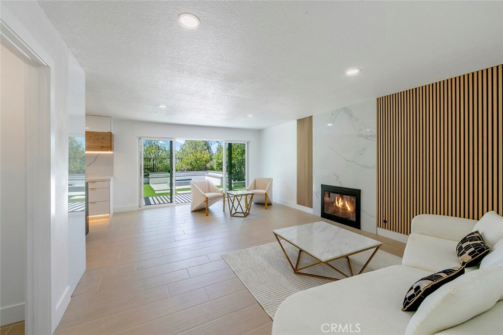 MLS #OC25176637 image #17