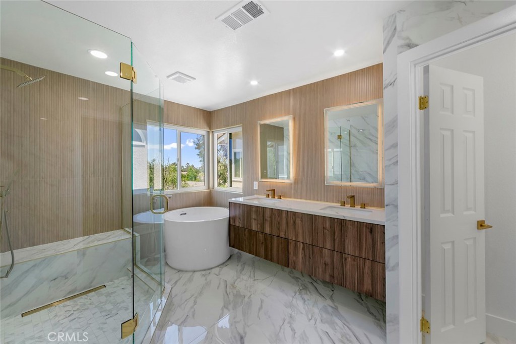 MLS #OC25176637 image #22