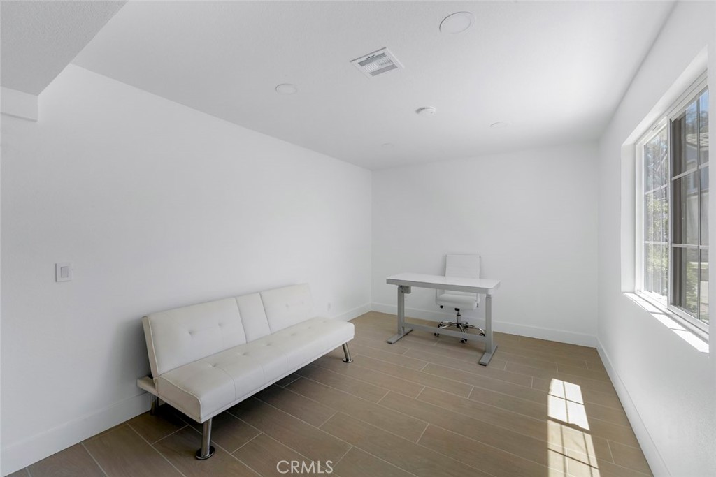 MLS #OC25176637 image #28