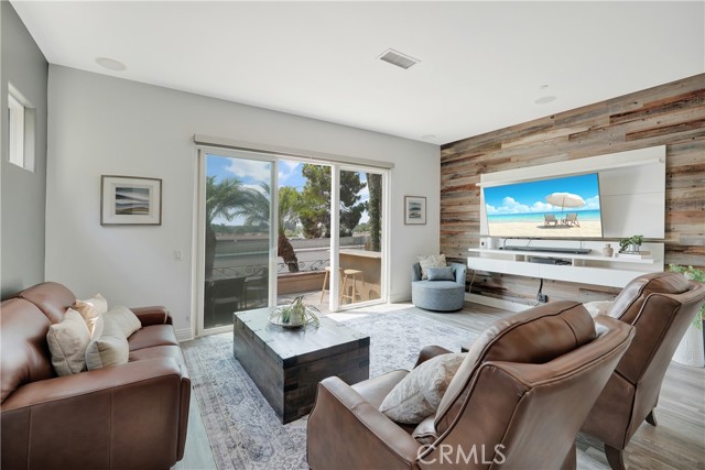 MLS #OC25176688 image #14