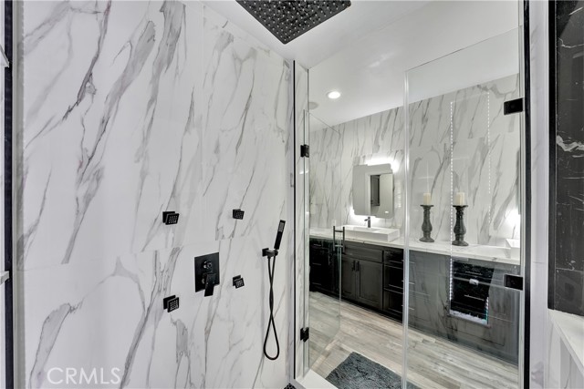 MLS #OC25176688 image #35
