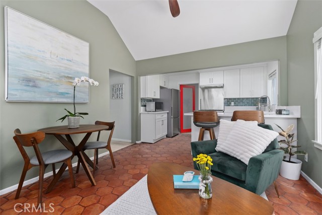 MLS #OC25176735 image #0