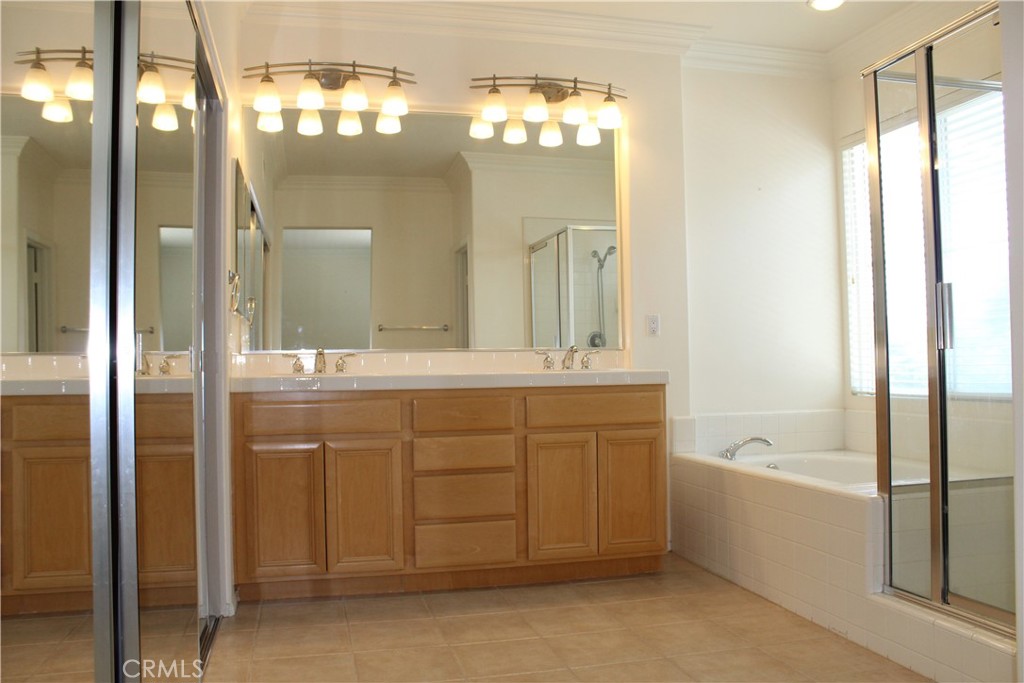 MLS #OC25176747 image #24