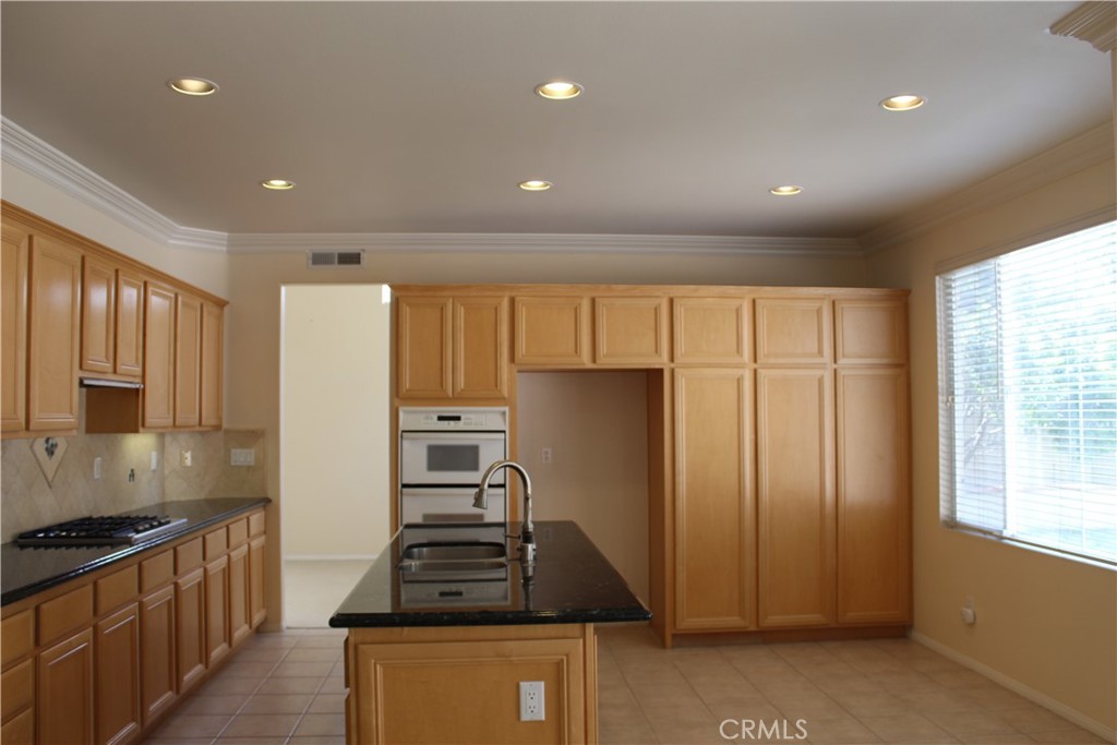 MLS #OC25176747 image #9