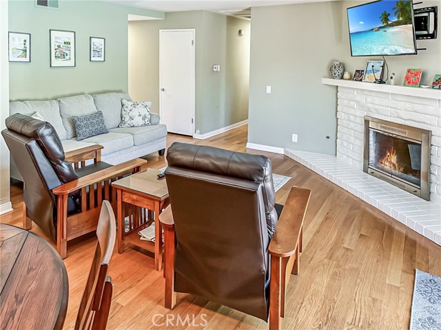MLS #OC25176771 image #2