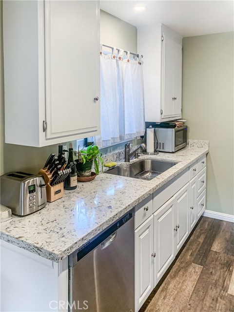 MLS #OC25176771 image #9