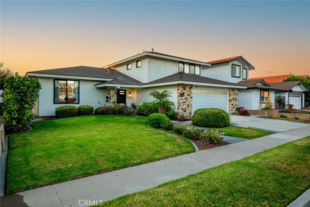 MLS #OC25176784 image #1