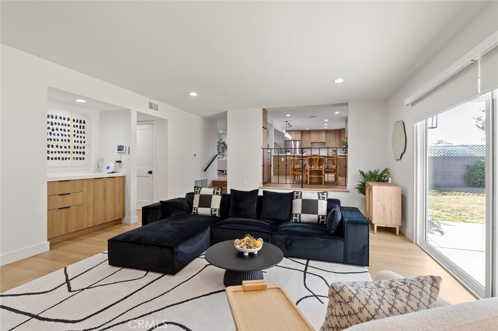 MLS #OC25176784 image #11