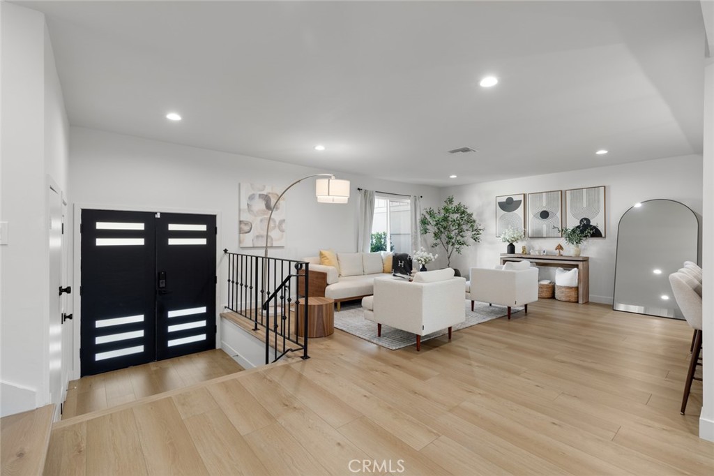 MLS #OC25176784 image #2