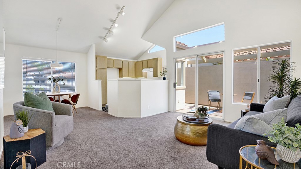 MLS #OC25176886 image #1