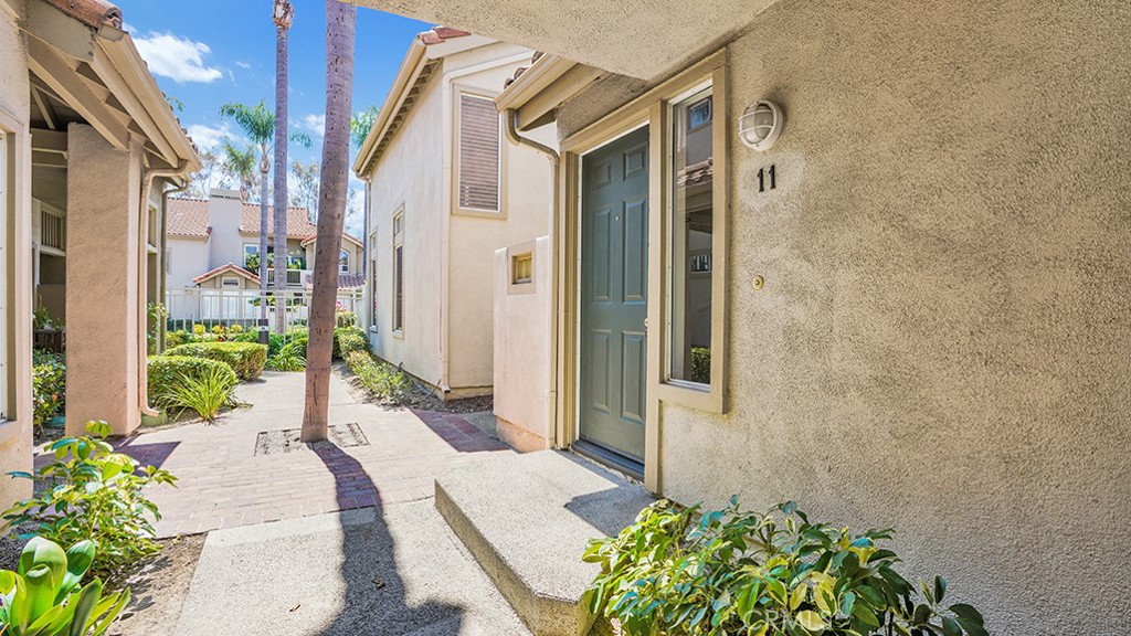 MLS #OC25176886 image #23