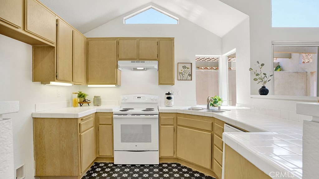 MLS #OC25176886 image #8