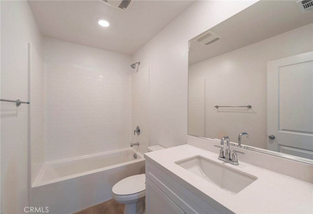 MLS #OC25177085 image #27