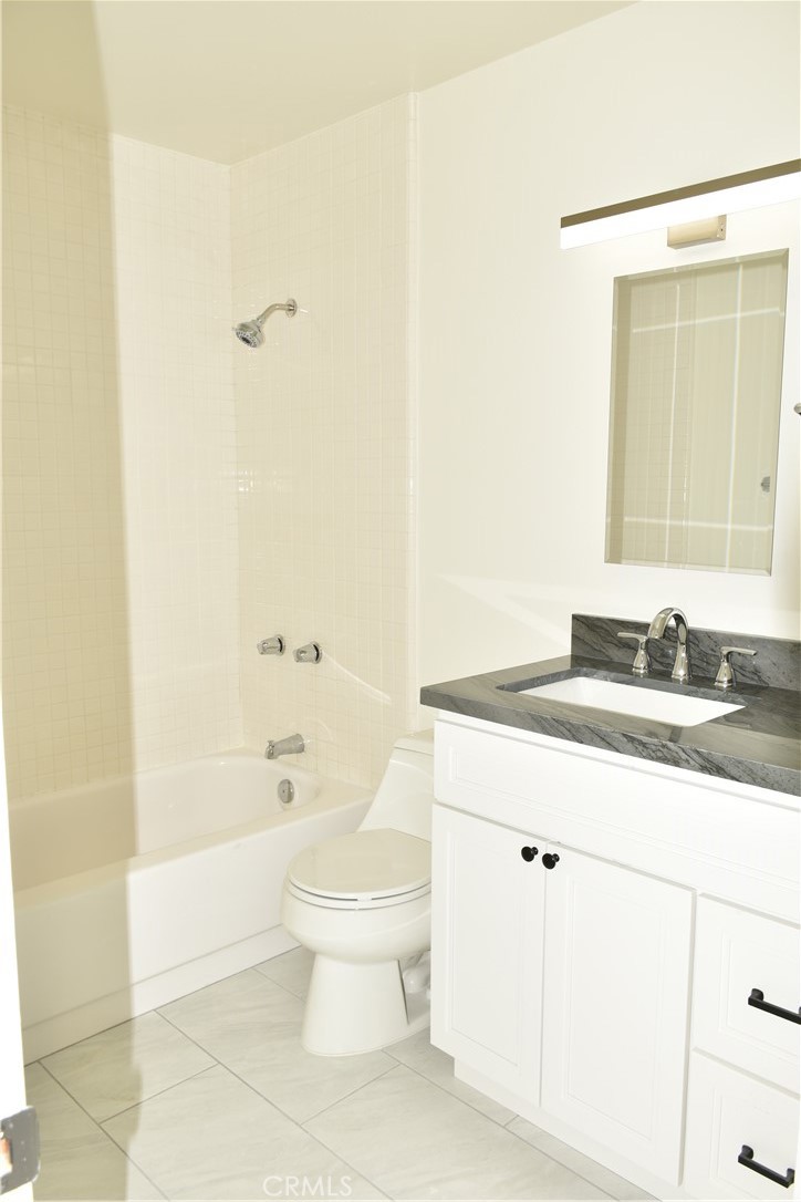 MLS #OC25177219 image #15