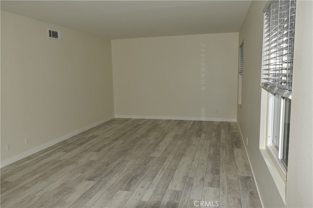 MLS #OC25177219 image #5