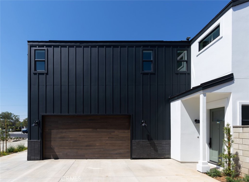 MLS #OC25177295 image #2