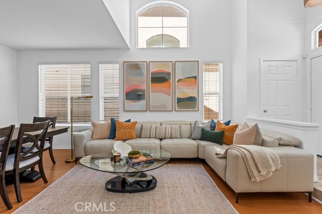 MLS #OC25177308 image #0