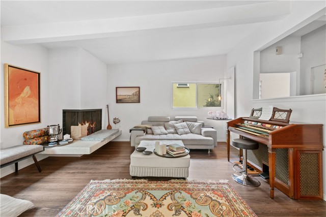 MLS #OC25177337 image #5