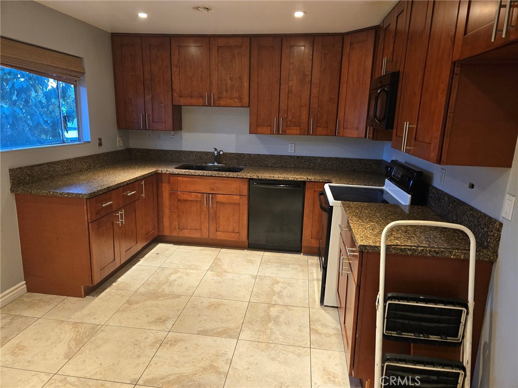 MLS #OC25177553 image #7