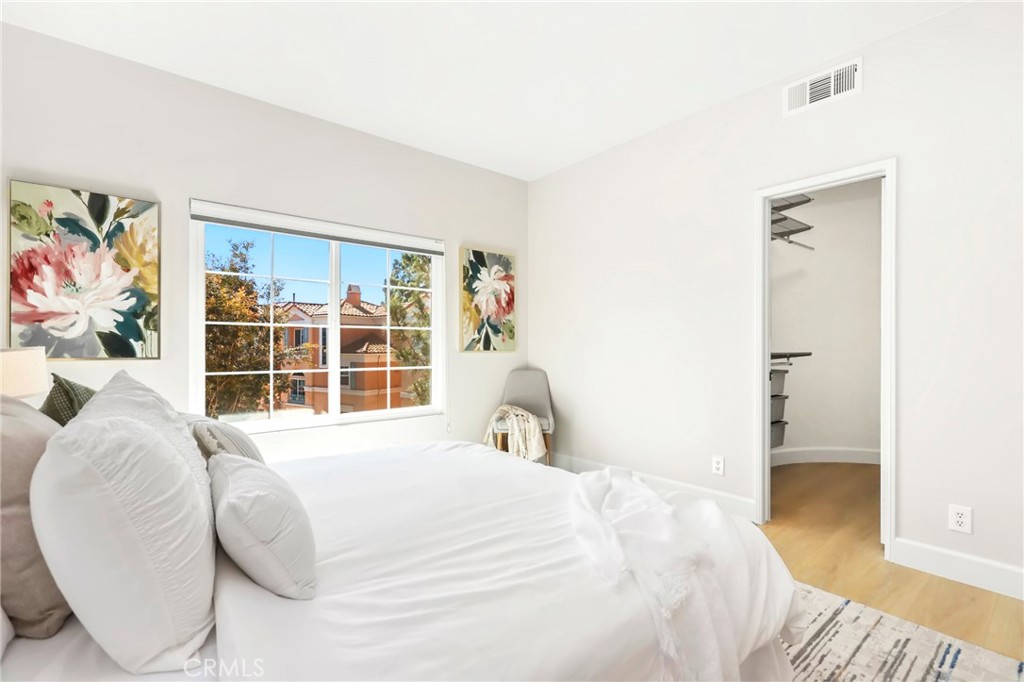 MLS #OC25177599 image #21