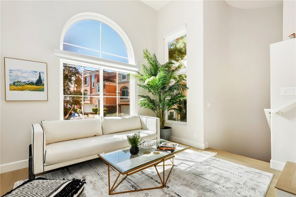 MLS #OC25177599 image #4