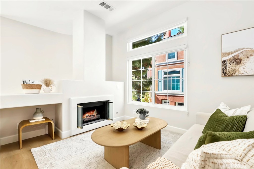 MLS #OC25177599 image #6