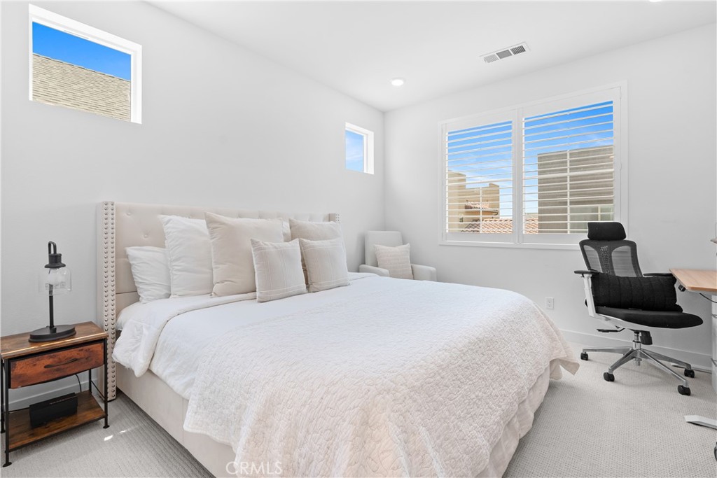 MLS #OC25177708 image #10