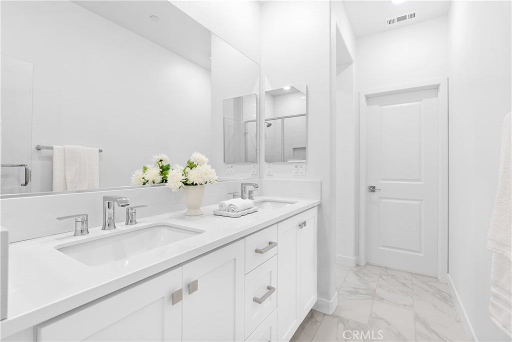 MLS #OC25177708 image #13