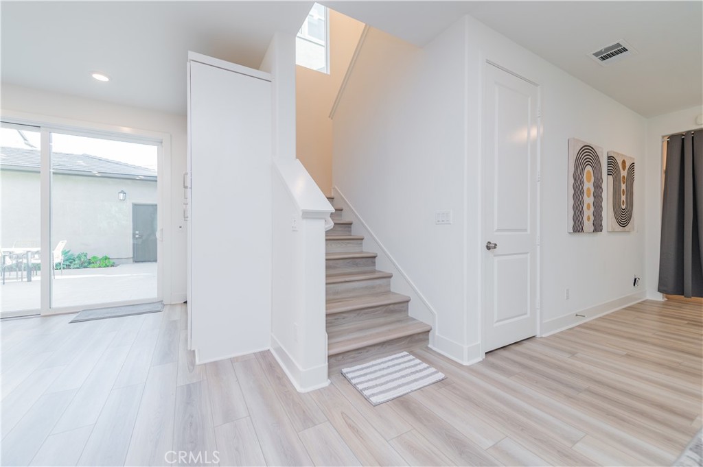 MLS #OC25177781 image #11