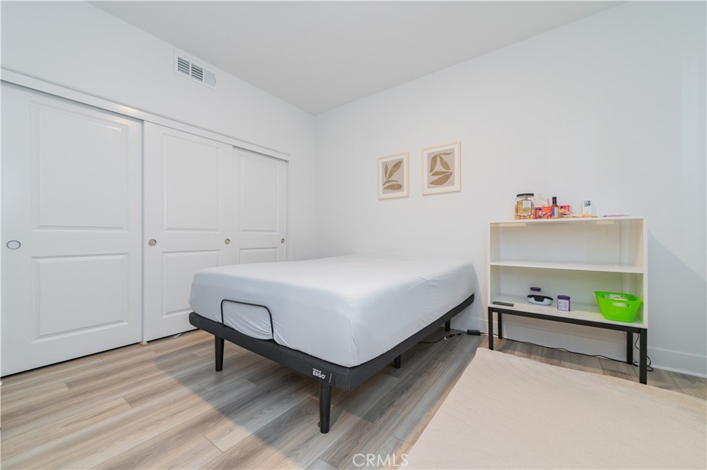 MLS #OC25177781 image #12