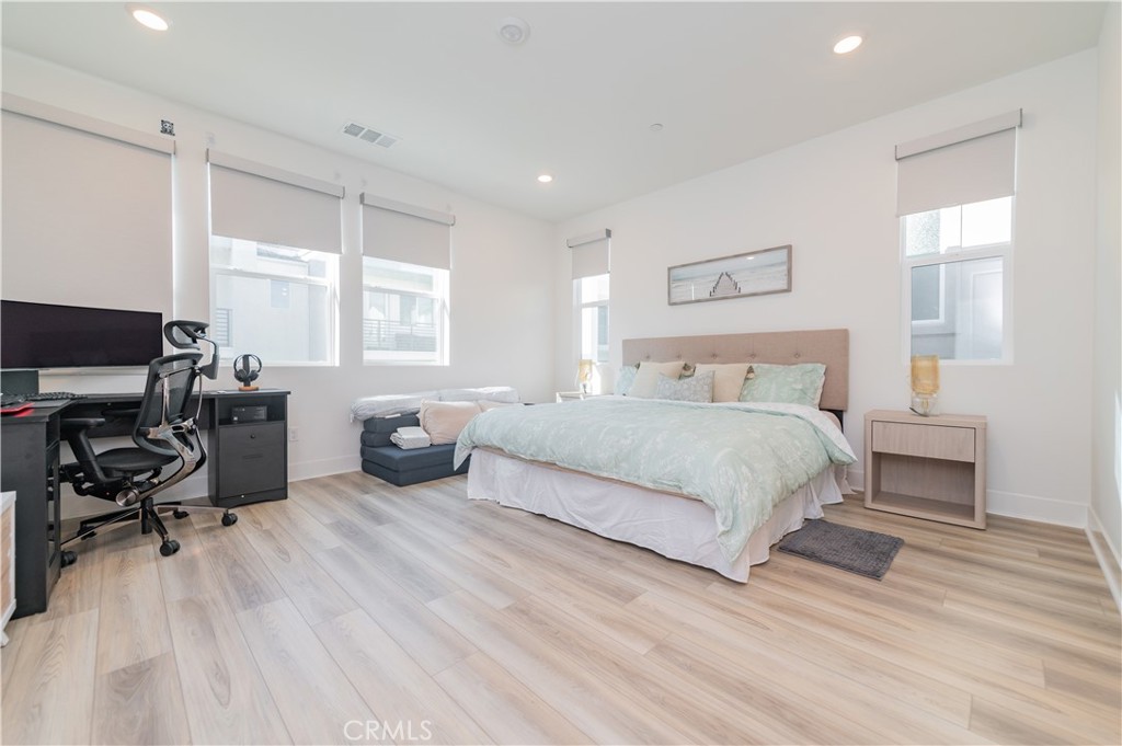 MLS #OC25177781 image #14