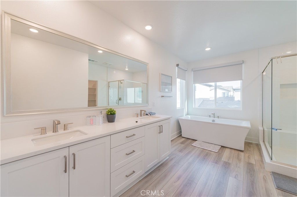 MLS #OC25177781 image #16