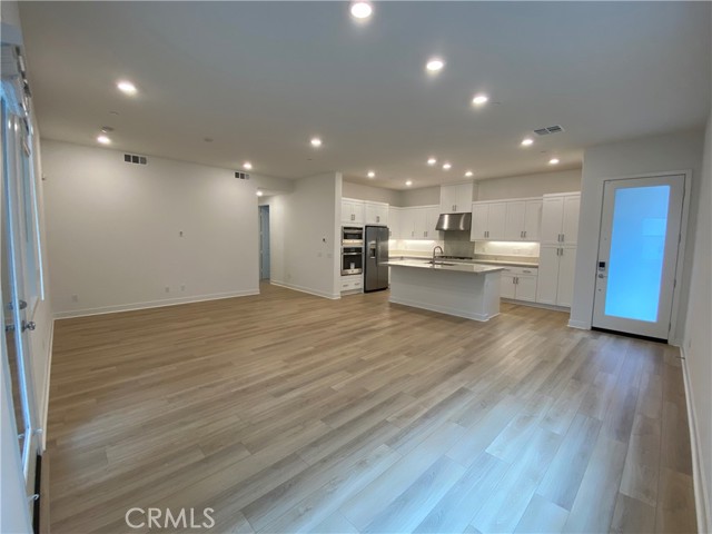 MLS #OC25177902 image #1