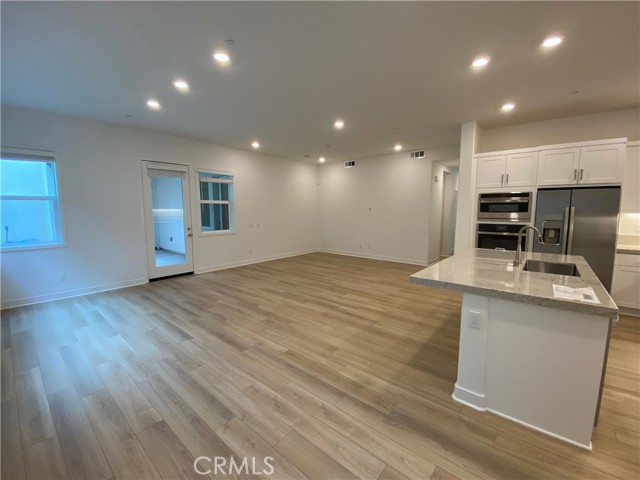 MLS #OC25177902 image #2