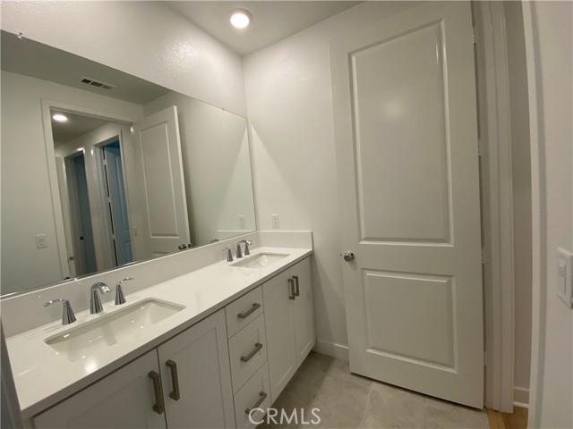 MLS #OC25177902 image #8