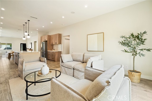 MLS #OC25177936 image #11