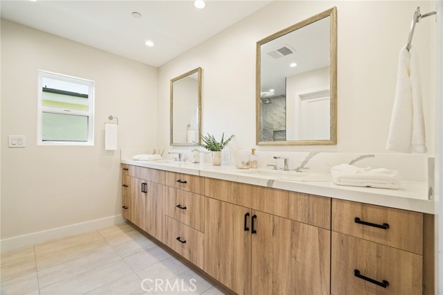 MLS #OC25177936 image #14