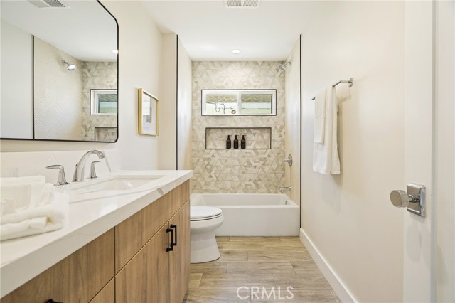 MLS #OC25177936 image #18