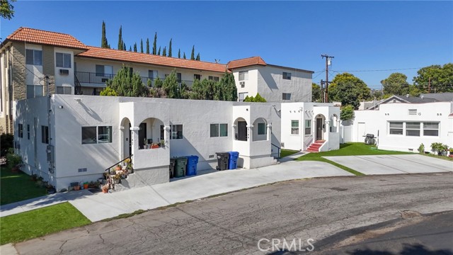 MLS #OC25178003 image #1