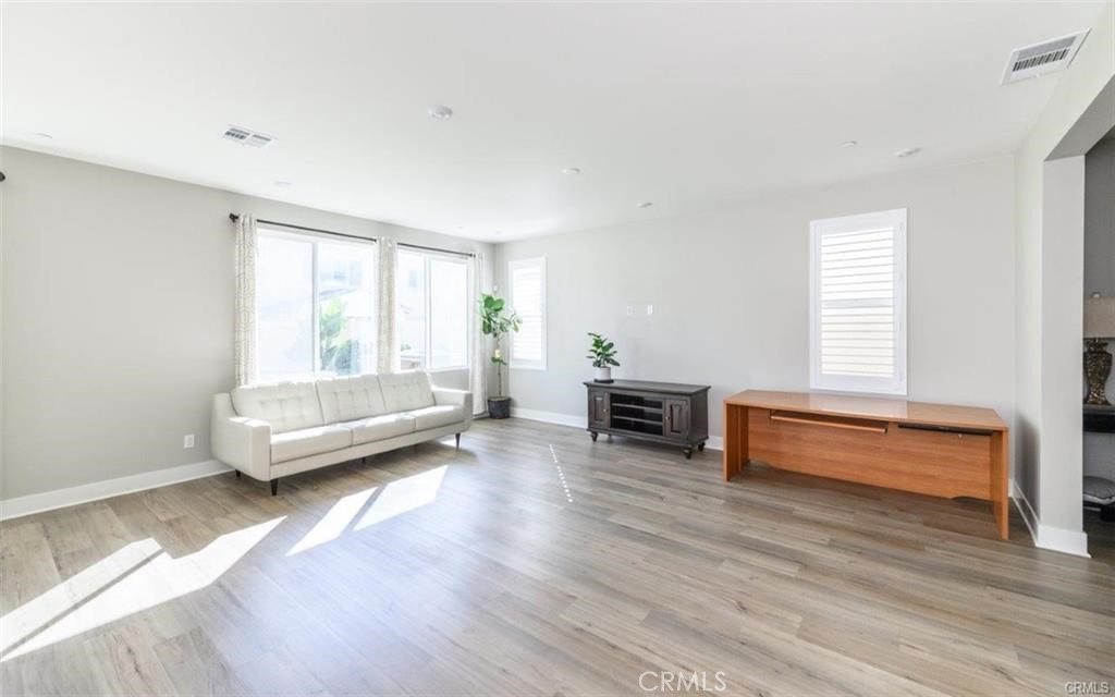 MLS #OC25178014 image #10