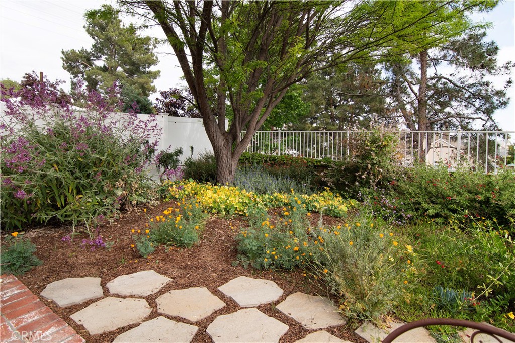 MLS #OC25178174 image #25